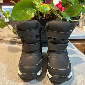 Wonder nation sz 13 Black Youth sz 13 Black Insulated Winter/Snow Boots